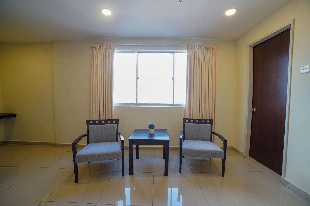 OYO 89531 Villa Hotel Segamat Esterno foto