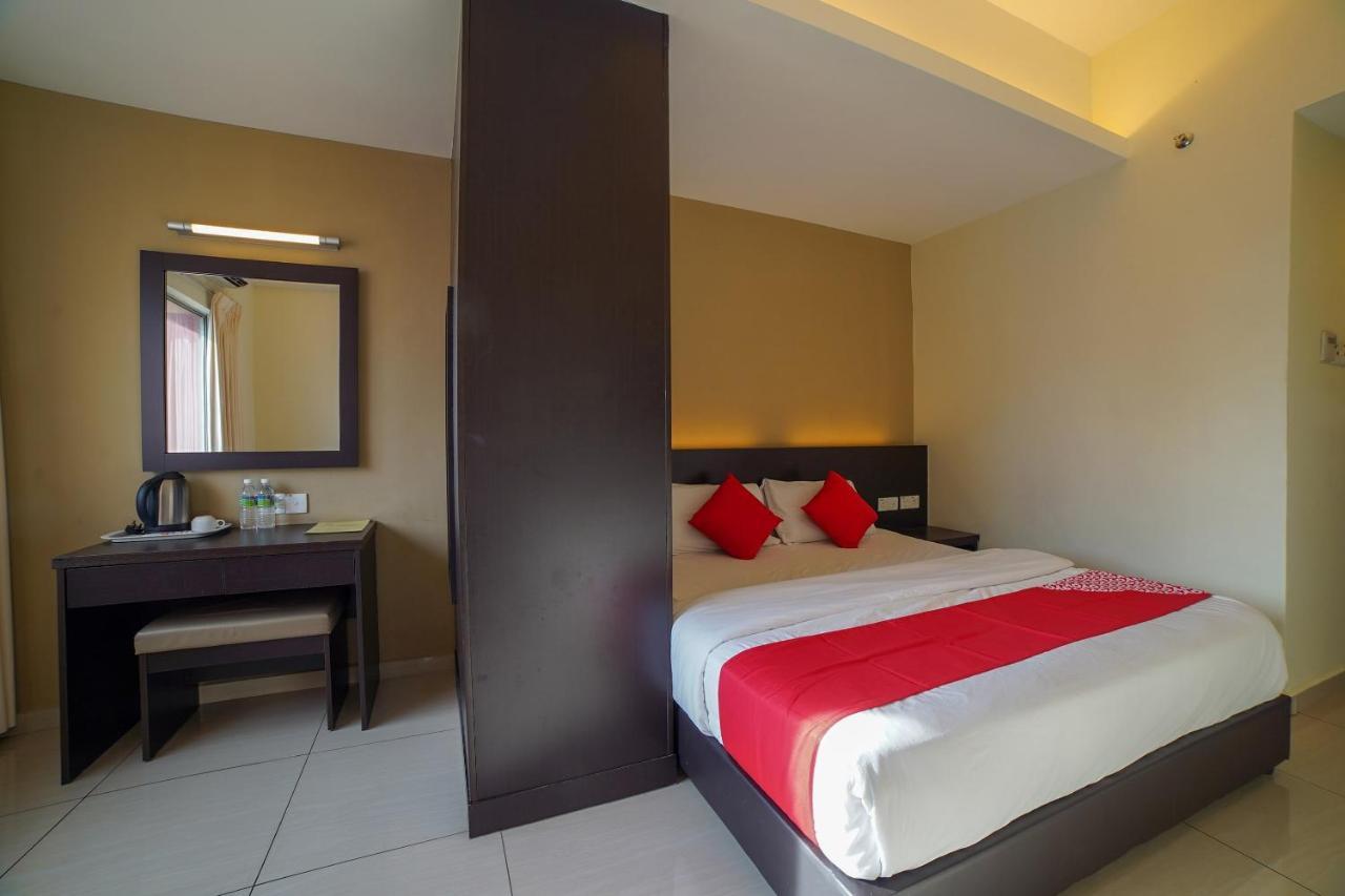 OYO 89531 Villa Hotel Segamat Esterno foto